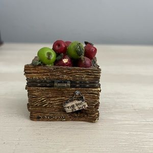 Boyd’s Resin Miniature Trinket box